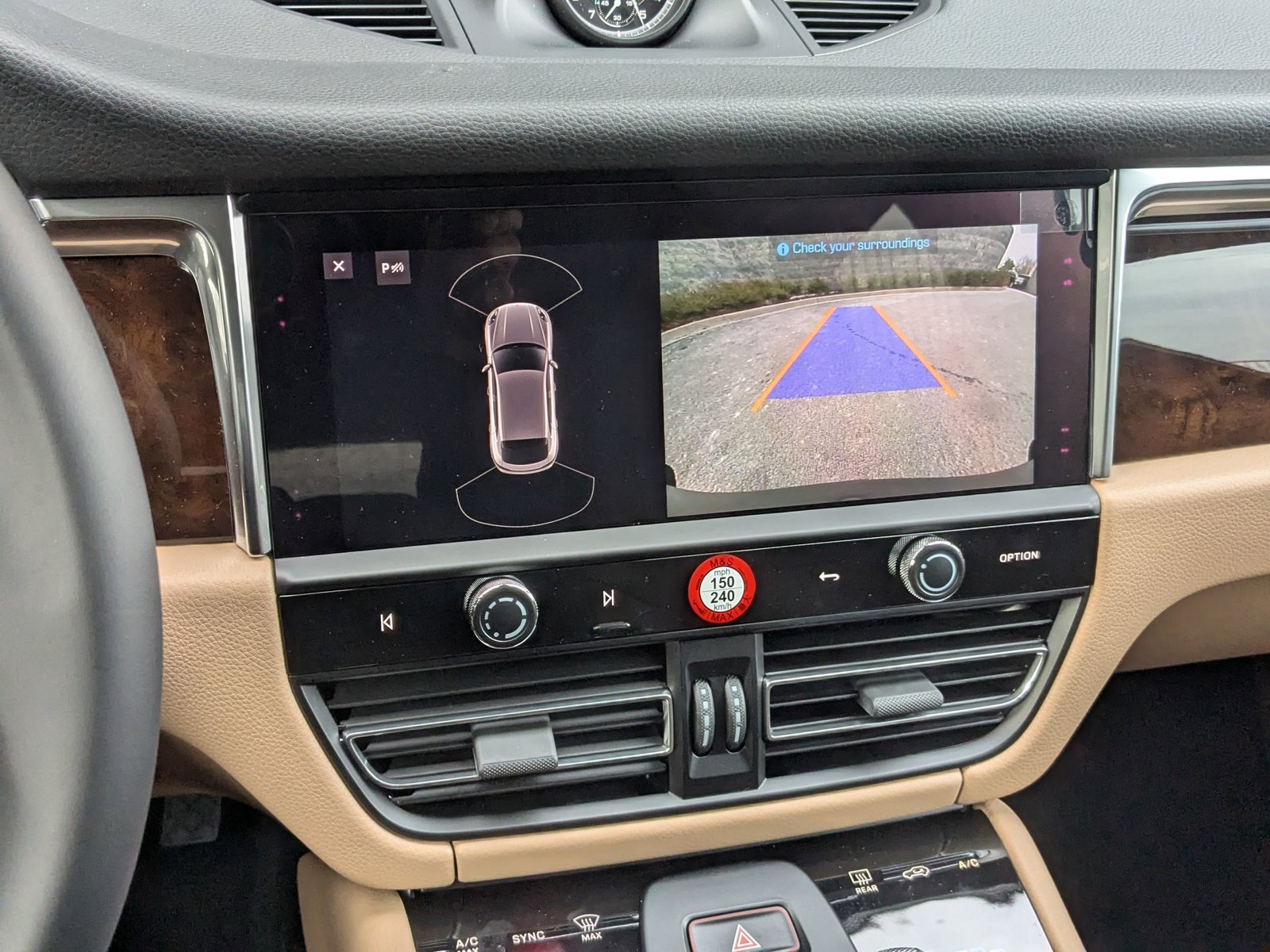 Certified 2026 Porsche Macan AWD/4WD image 19