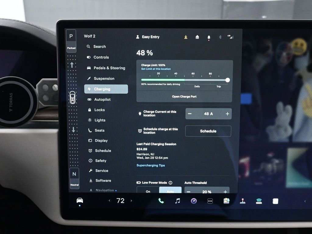 Used 2022 Tesla Model X image 30