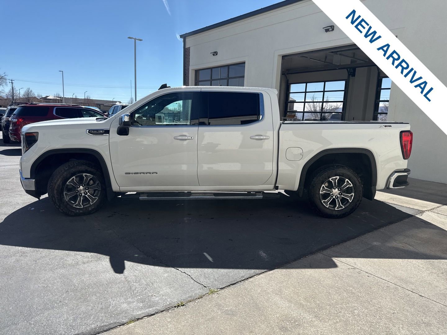 Used 2023 GMC Sierra 1500 SLE image 4