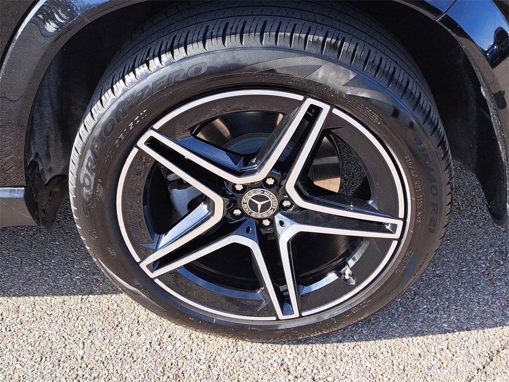 Used 2024 Mercedes-Benz GLS 450 4MATIC image 10