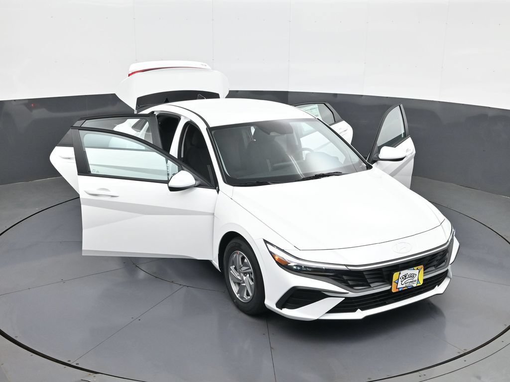 New 2026 Hyundai Elantra SE FWD image 29