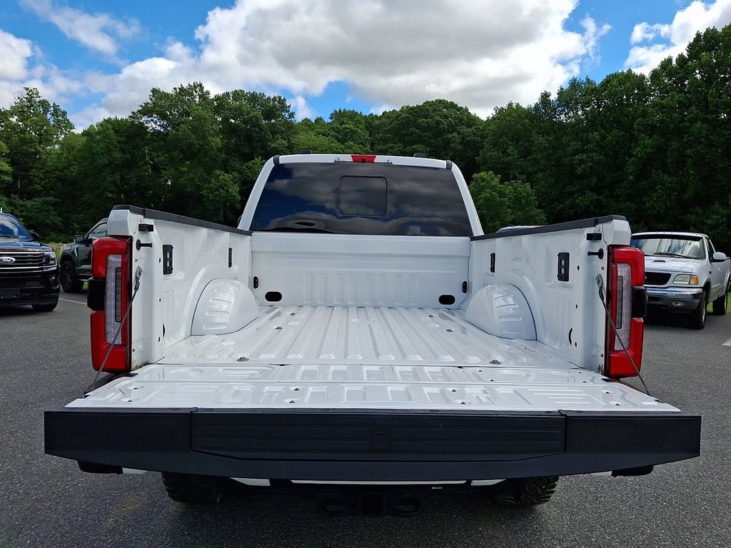 Used 2026 Ford F350 Platinum w/ Tremor Off-Road Package AWD/4WD image 29