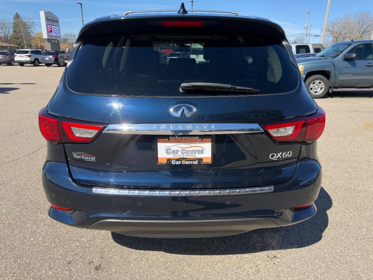 Used 2017 INFINITI QX60 Luxe w/ Deluxe Technology Package AWD/4WD image 4