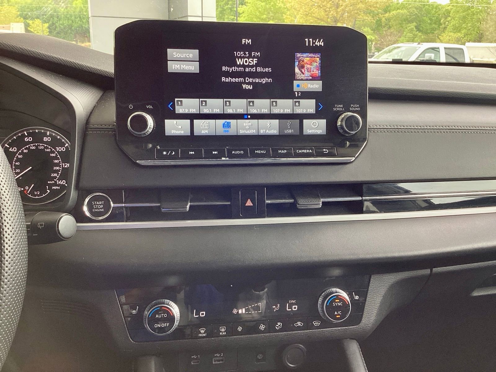 Used 2024 Mitsubishi Outlander SE Black Edition image 15