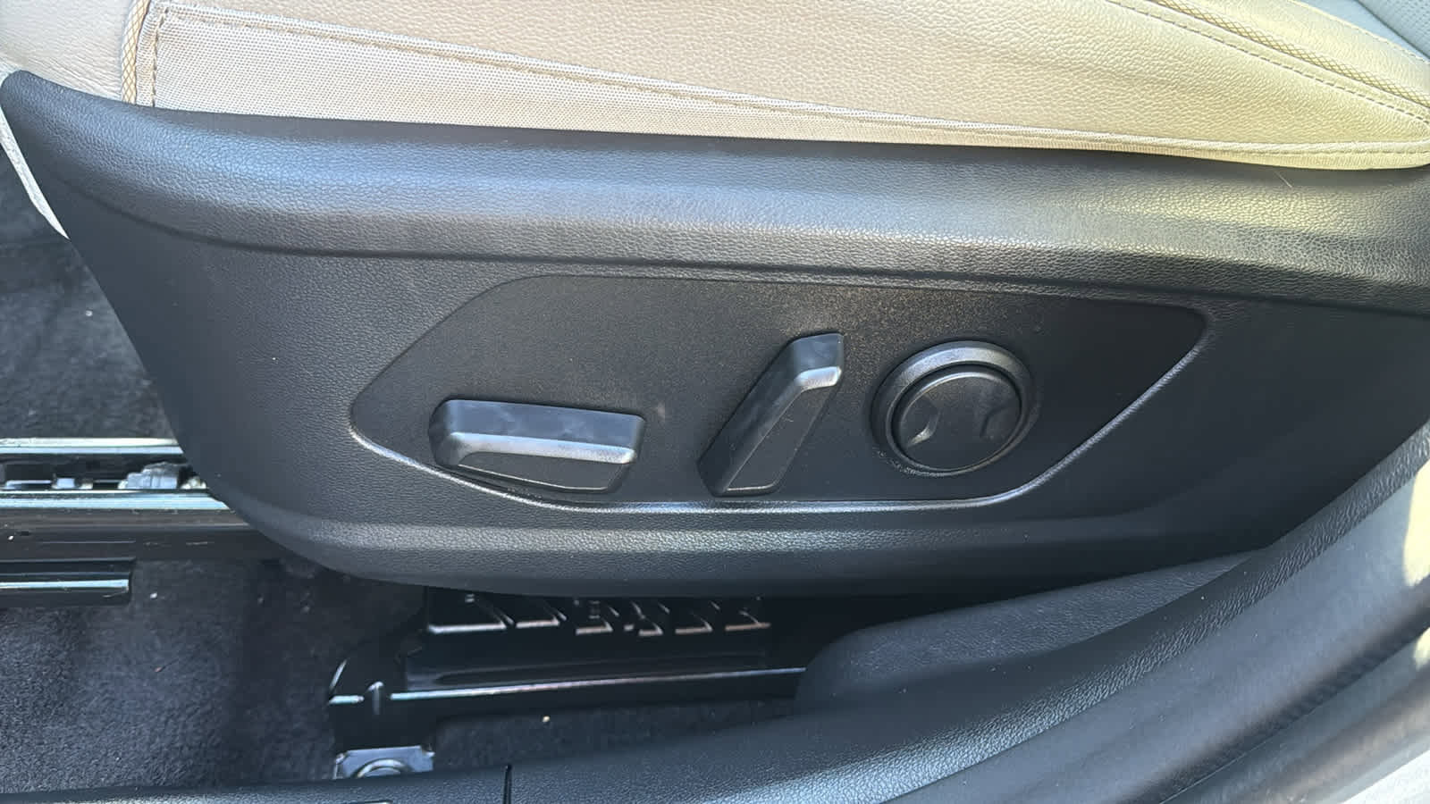 Used 2022 Hyundai Tucson Limited image 13