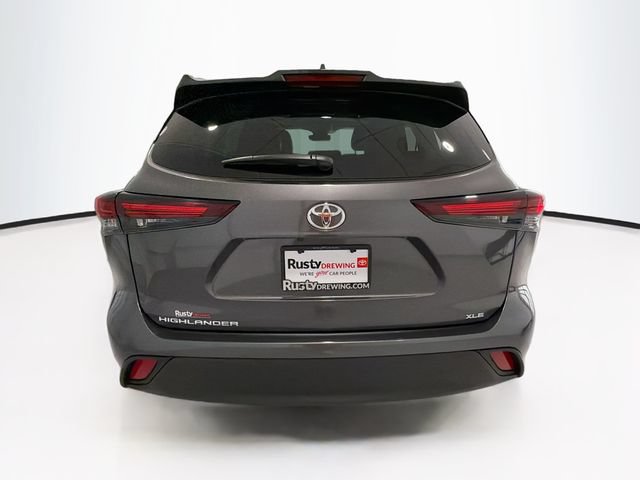 Certified 2025 Toyota Highlander XLE FWD image 6