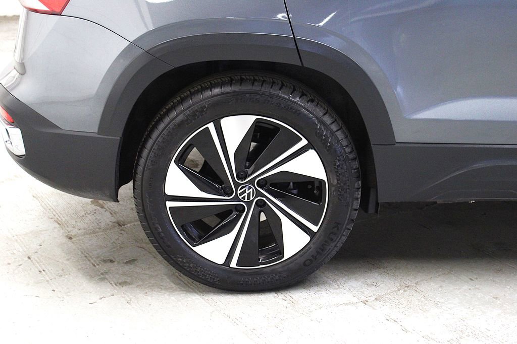 Used 2024 Volkswagen Taos SE AWD/4WD image 34