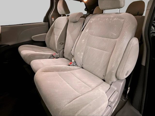 Used 2018 Toyota Sienna LE FWD image 26