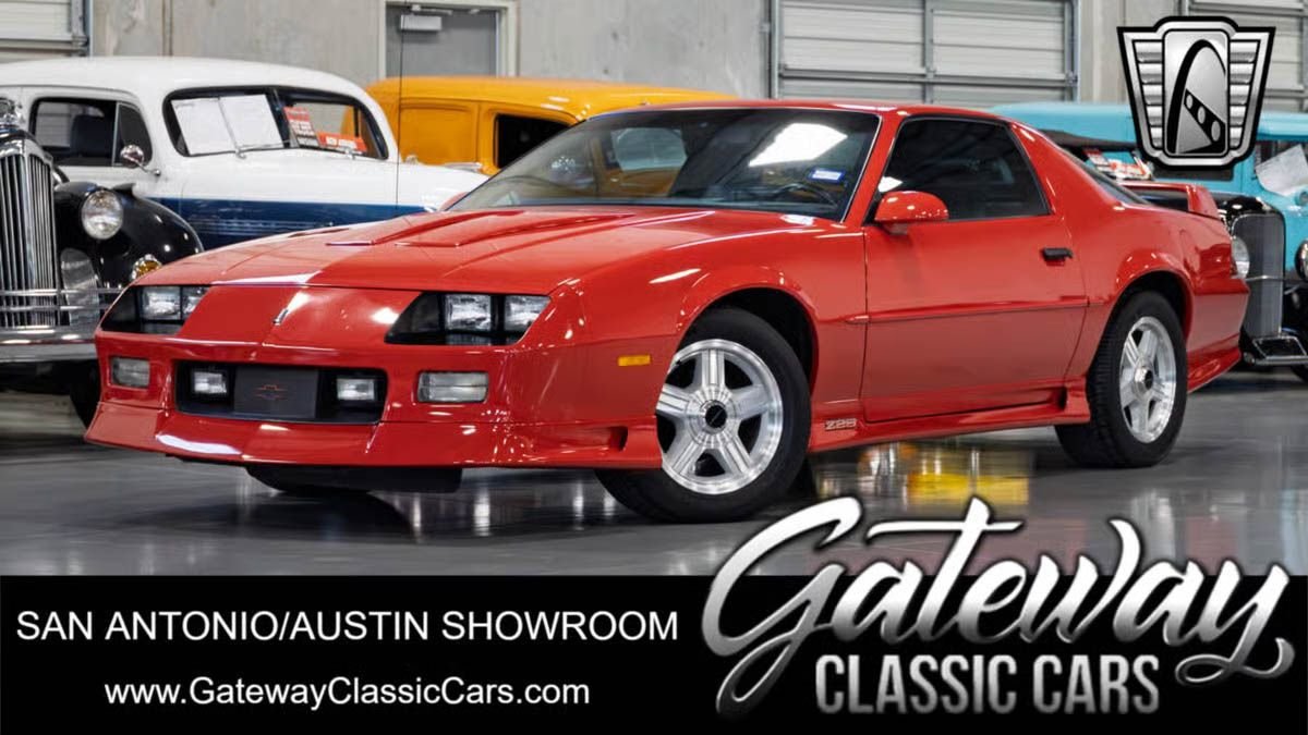 Used 1991 Chevrolet Camaro Z28 image 1