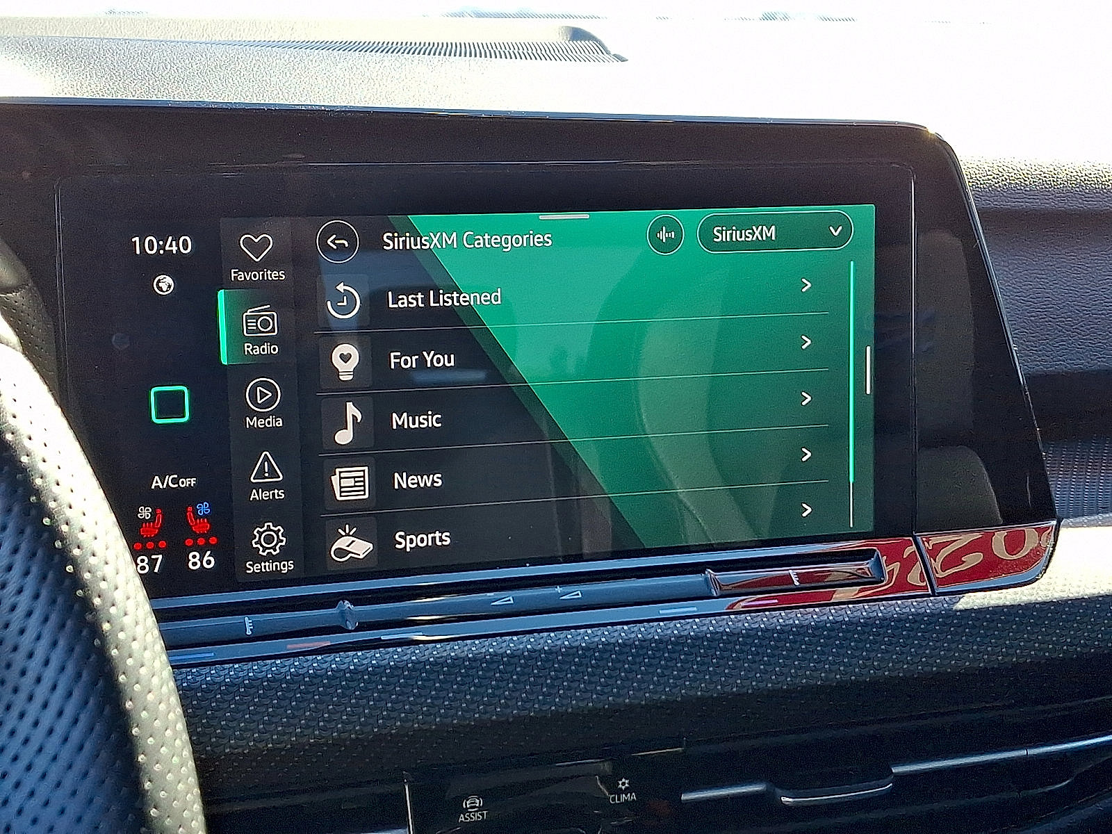 Used 2024 Volkswagen Golf R image 18