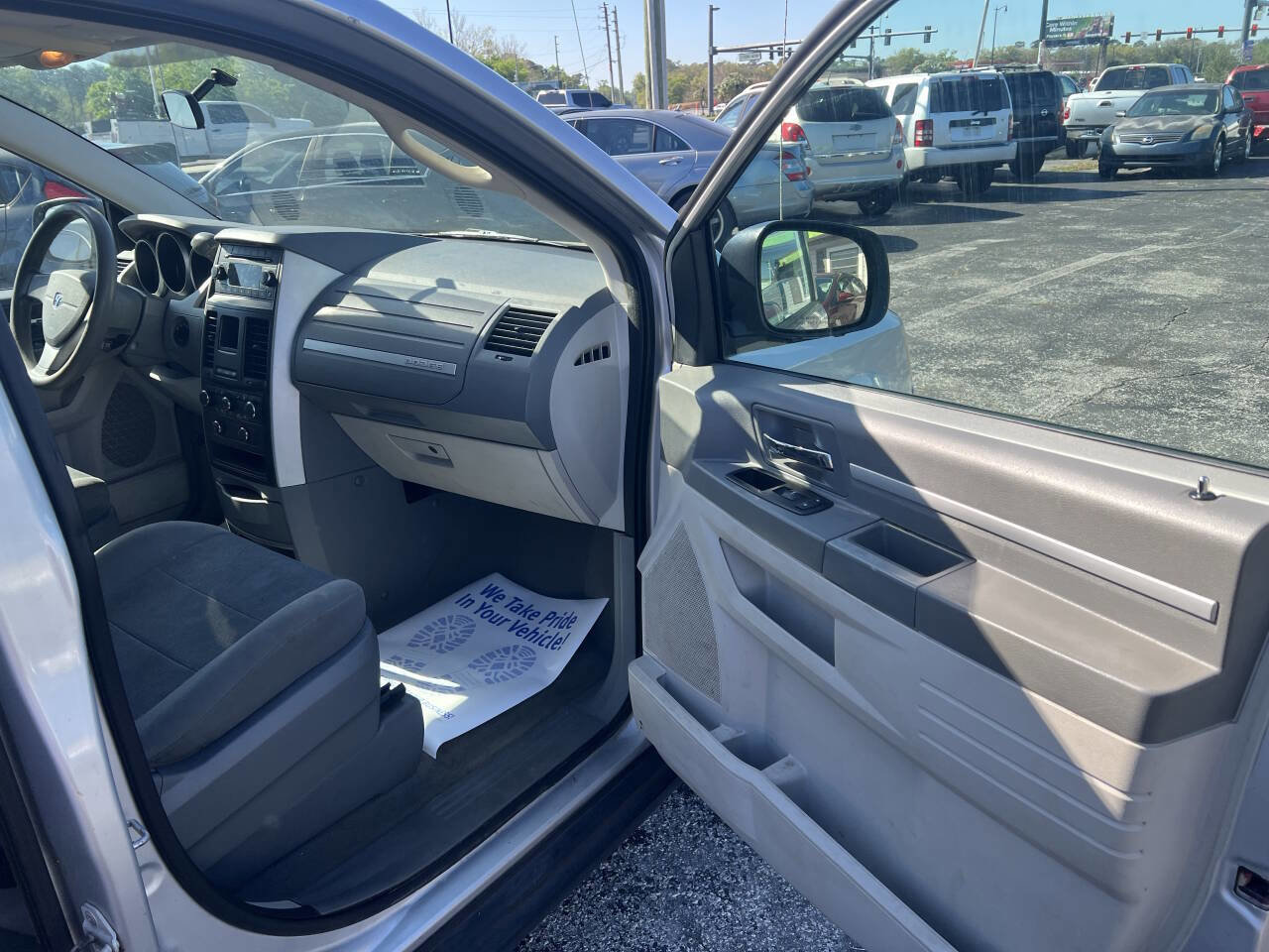 Used 2009 Dodge Grand Caravan SE w/ Climate Group image 14