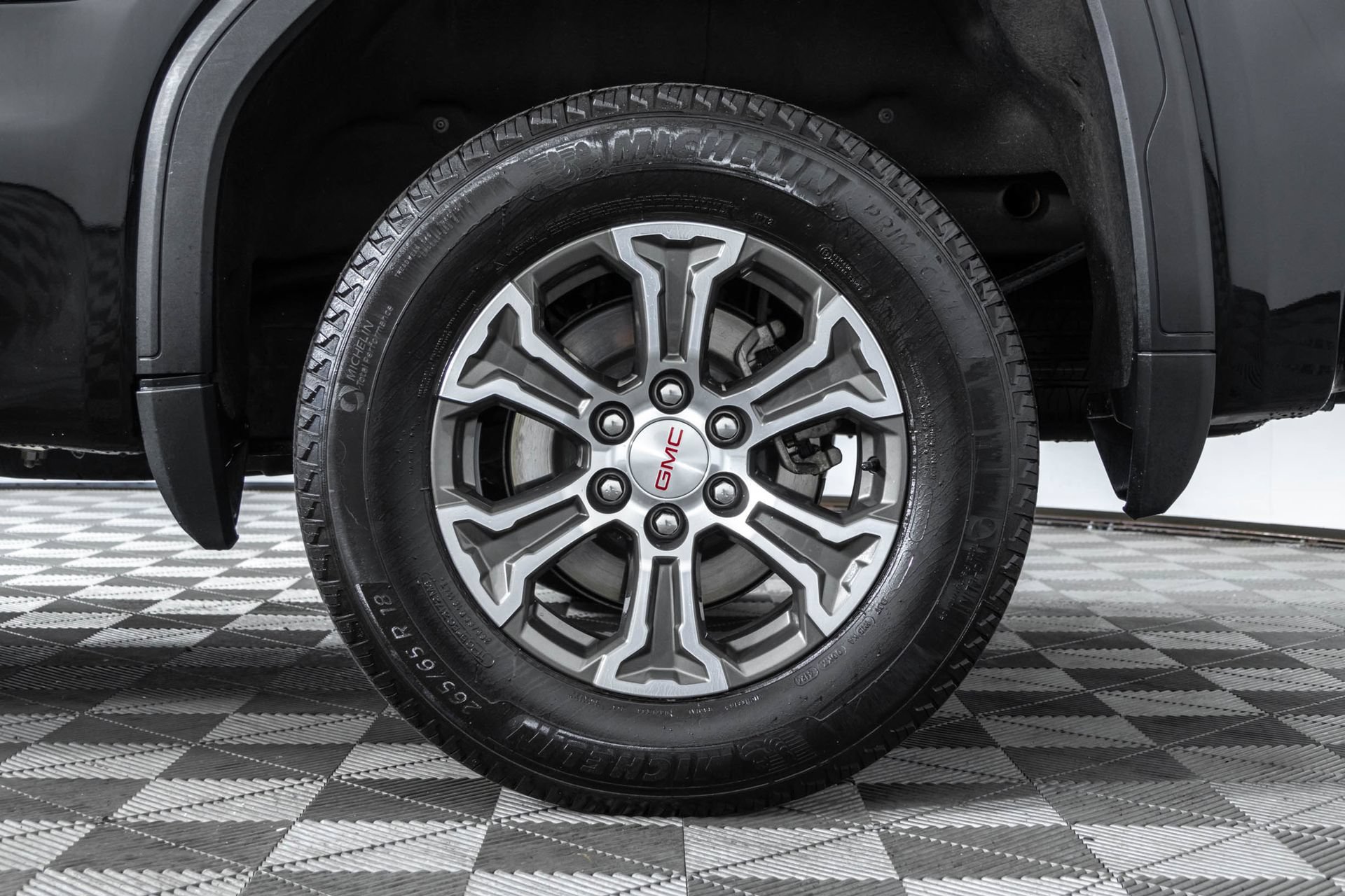 Used 2025 GMC Sierra 1500 SLT AWD/4WD image 44