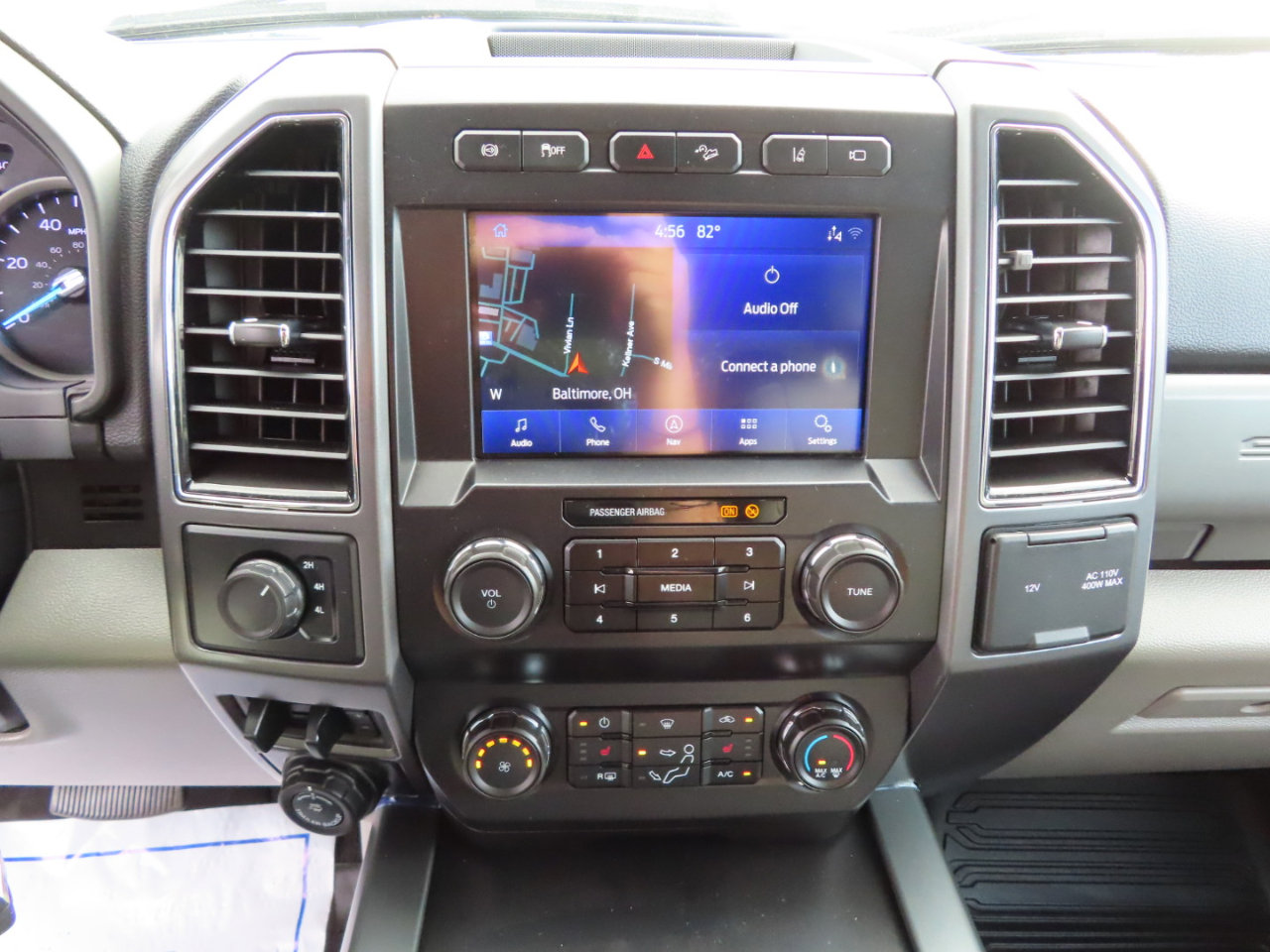 Used 2022 Ford F350 XLT w/ XLT Premium Package image 39