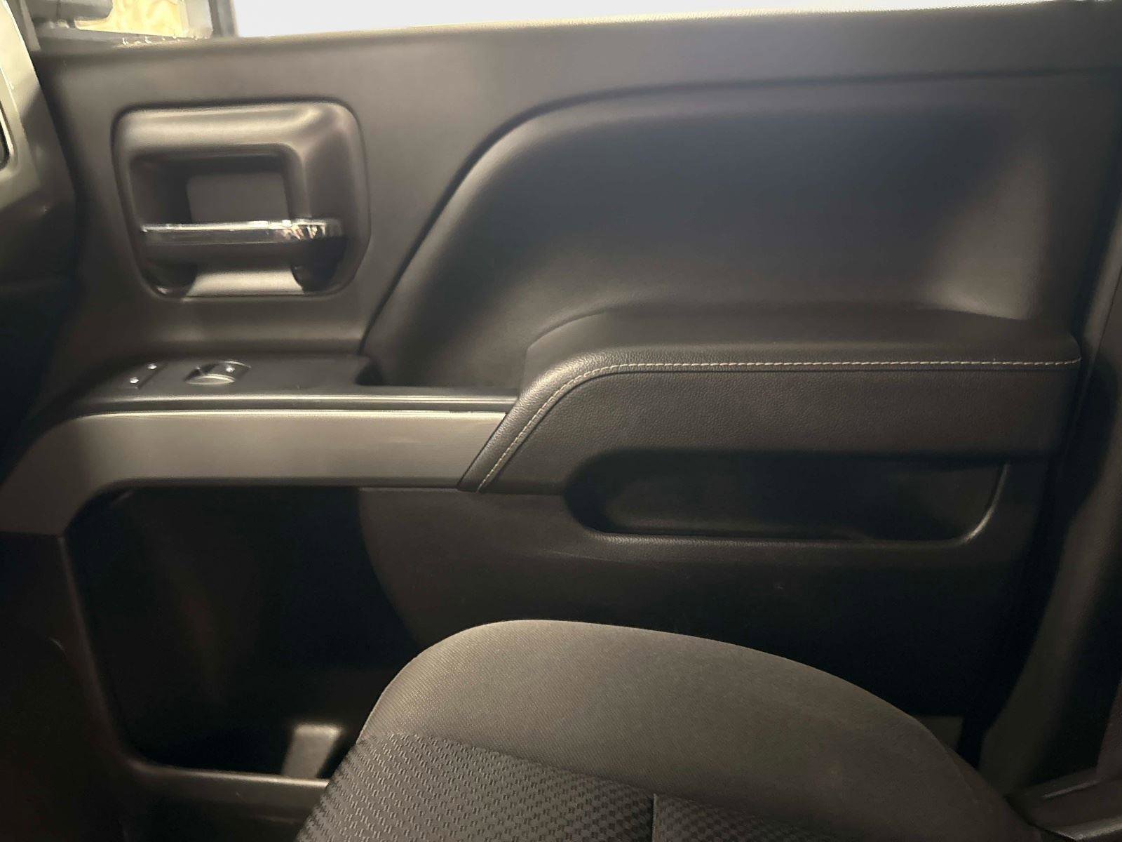 Used 2016 Chevrolet Silverado 2500 LT w/ Midnight Edition image 22