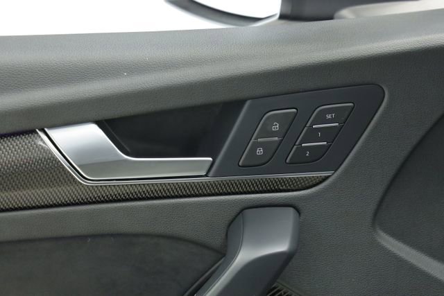 Used 2022 Audi SQ5 Prestige w/ Prestige Package image 32