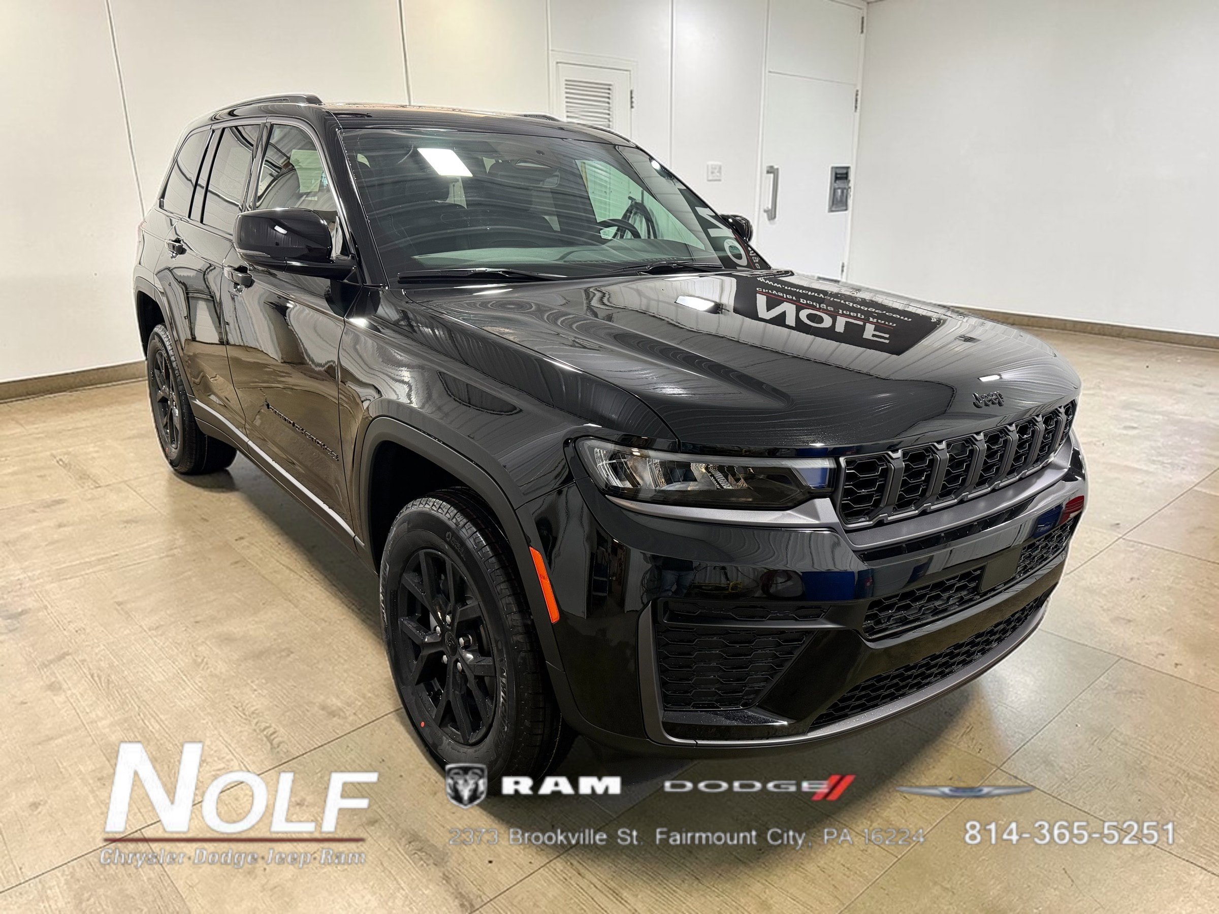 New 2026 Jeep Grand Cherokee Altitude image 1