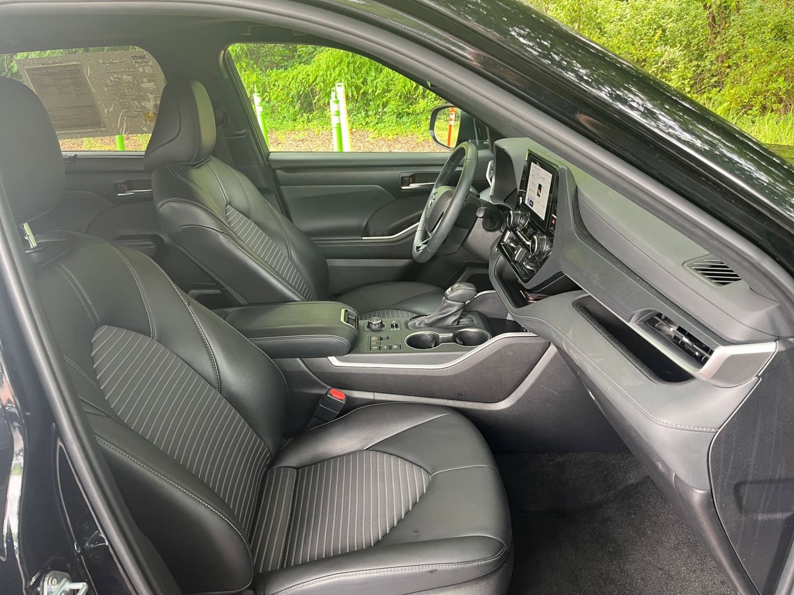 Used 2025 Toyota Highlander XSE AWD/4WD image 38