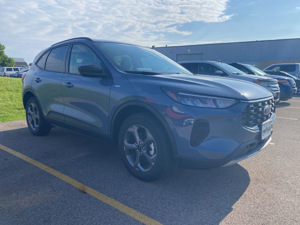 New 2026 Ford Escape ST-Line w/ Tech Pack #1 AWD/4WD image 2