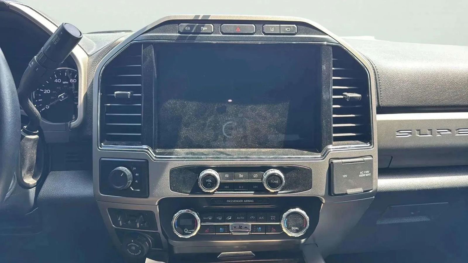 Used 2022 Ford F250 Lariat w/ Black Appearance Package image 13