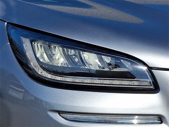 Used 2022 Lincoln Corsair AWD w/ Equipment Group 101A image 9