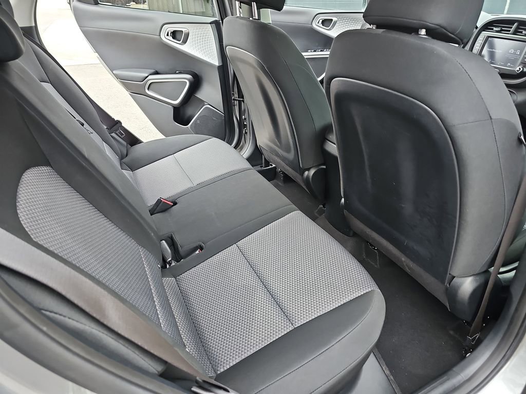 Used 2022 Kia Soul LX image 13