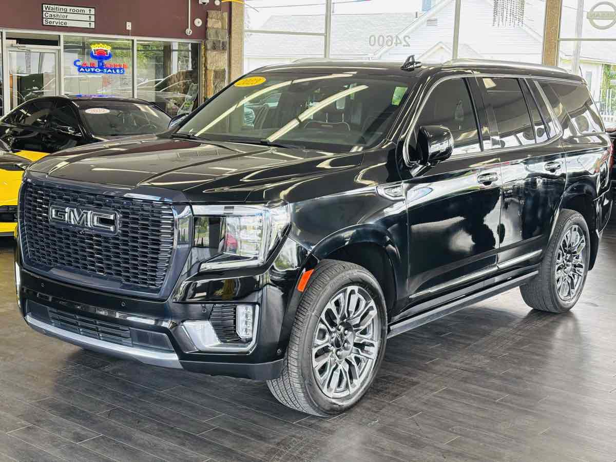 Used 2023 GMC Yukon Denali Ultimate AWD/4WD image 16