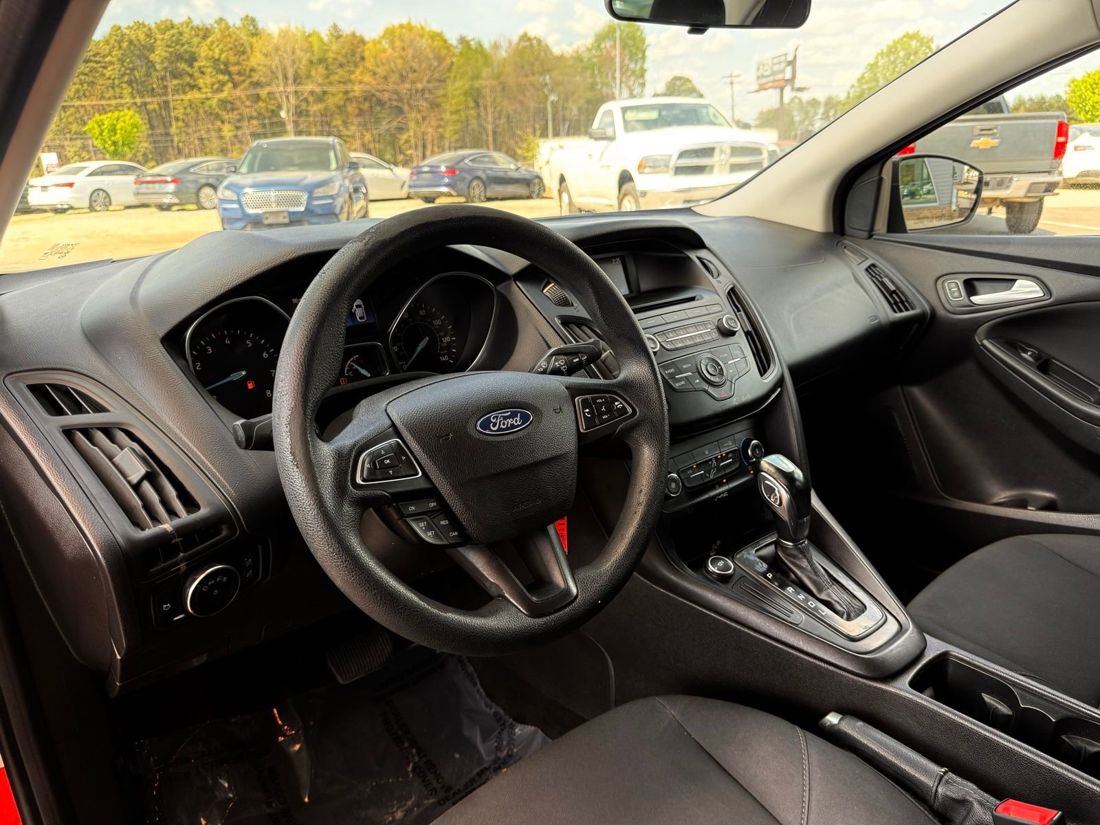 Used 2015 Ford Focus SE image 18