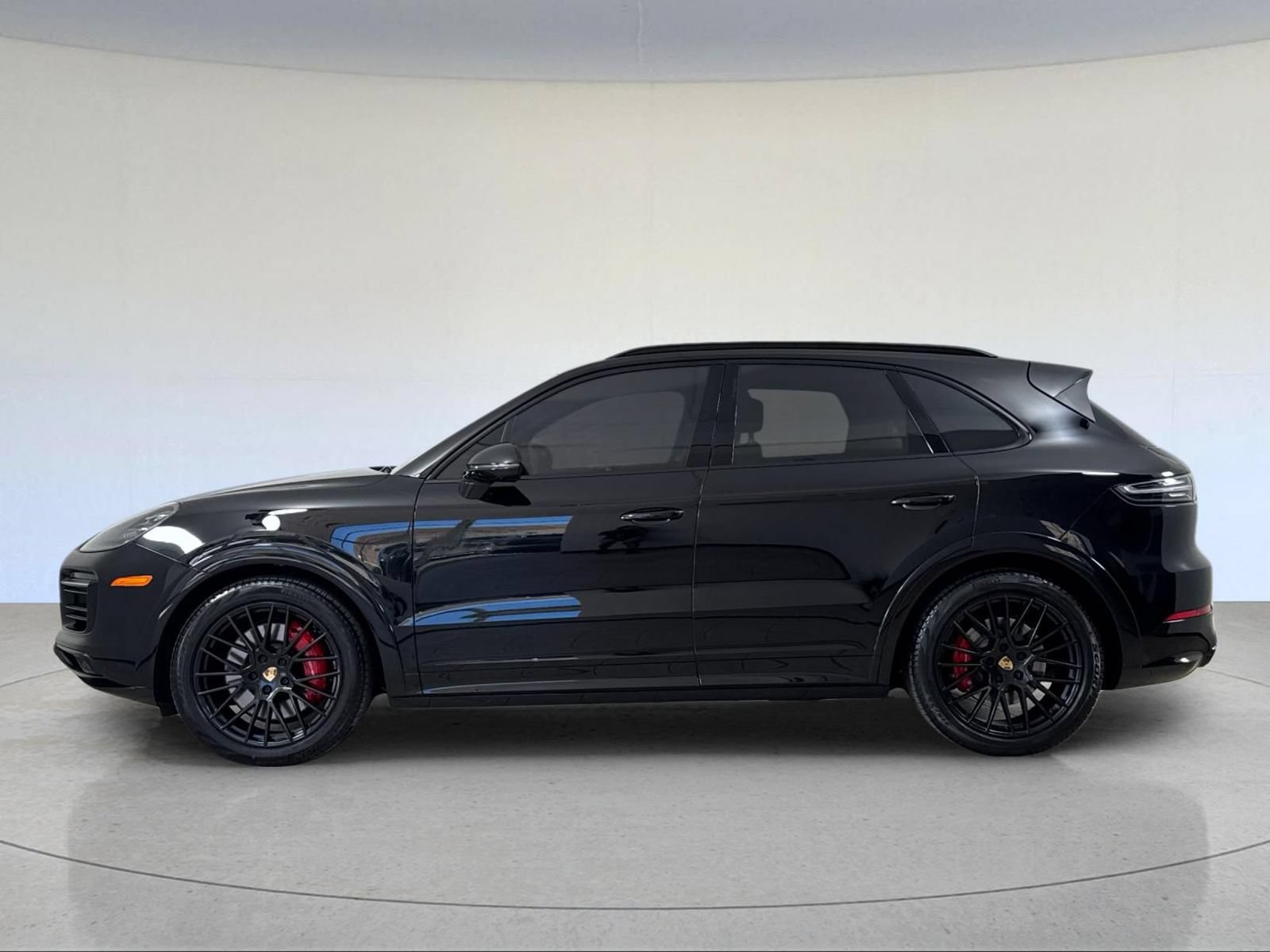 Certified 2023 Porsche Cayenne GTS AWD/4WD image 2