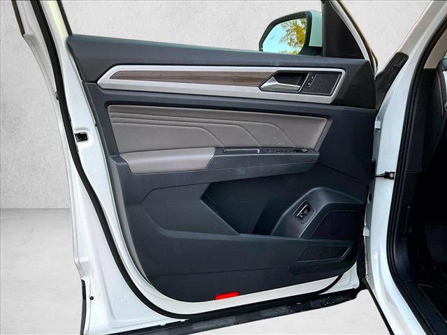 Used 2022 Volkswagen Atlas SEL image 18