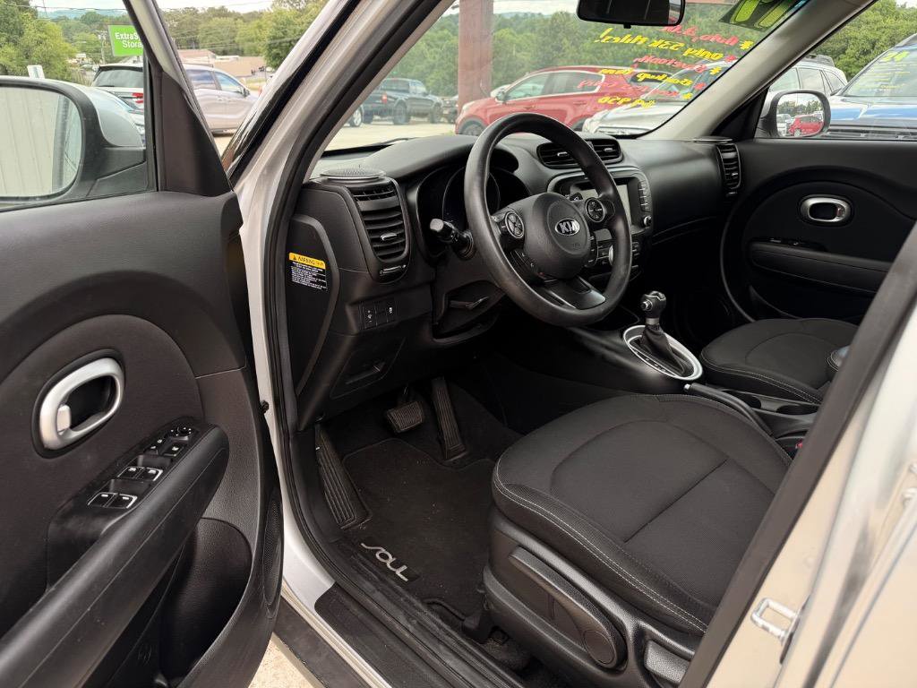 Used 2019 Kia Soul + FWD image 5