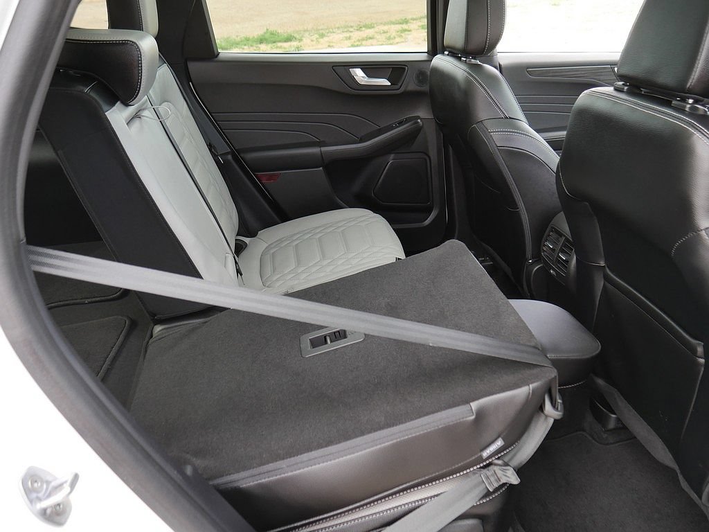 Used 2023 Ford Escape Platinum w/ Premium Technology Package AWD/4WD image 56