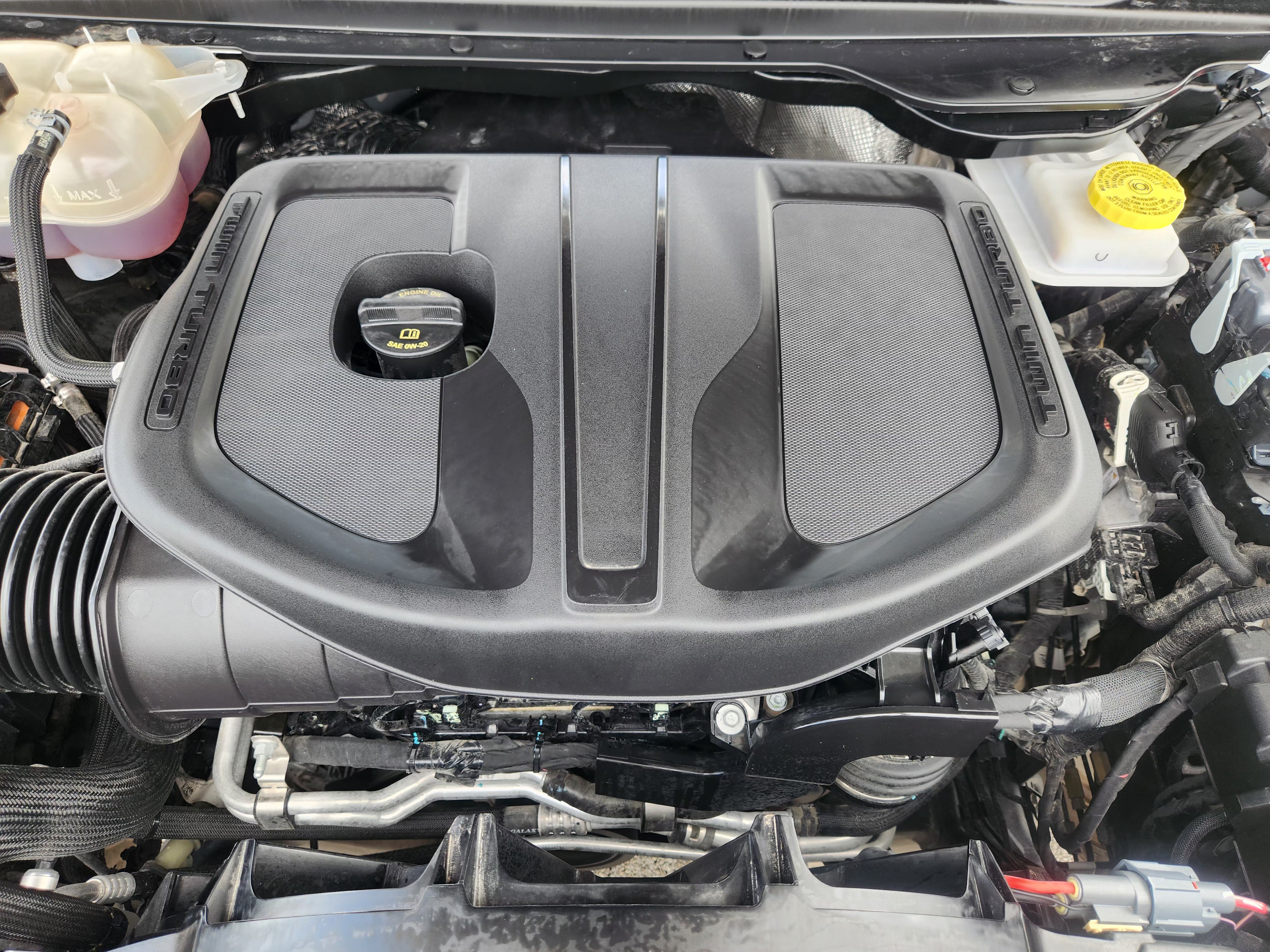 Used 2025 RAM 1500 Laramie AWD/4WD image 32