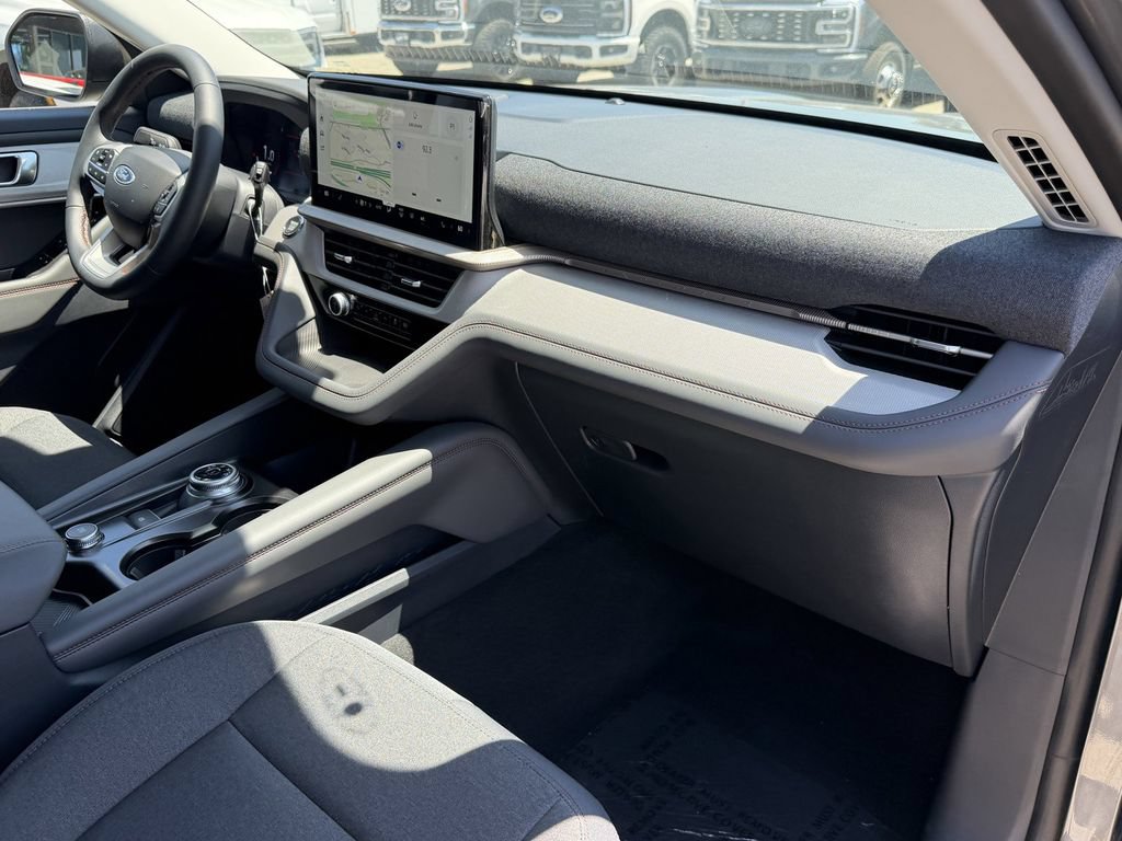 New 2026 Ford Explorer Active RWD image 7