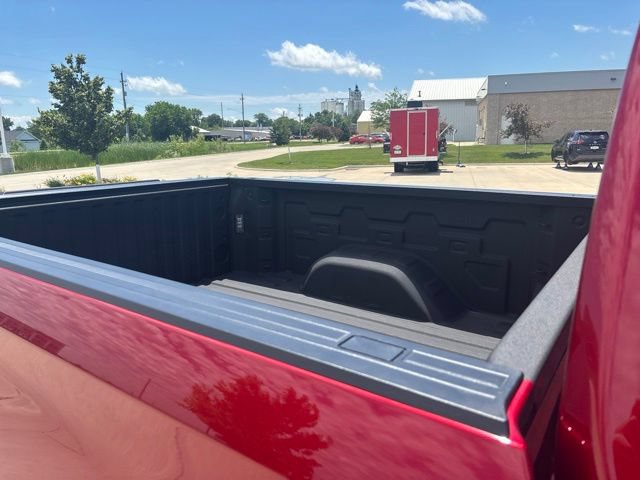 Used 2025 Chevrolet Silverado 1500 High Country AWD/4WD image 34