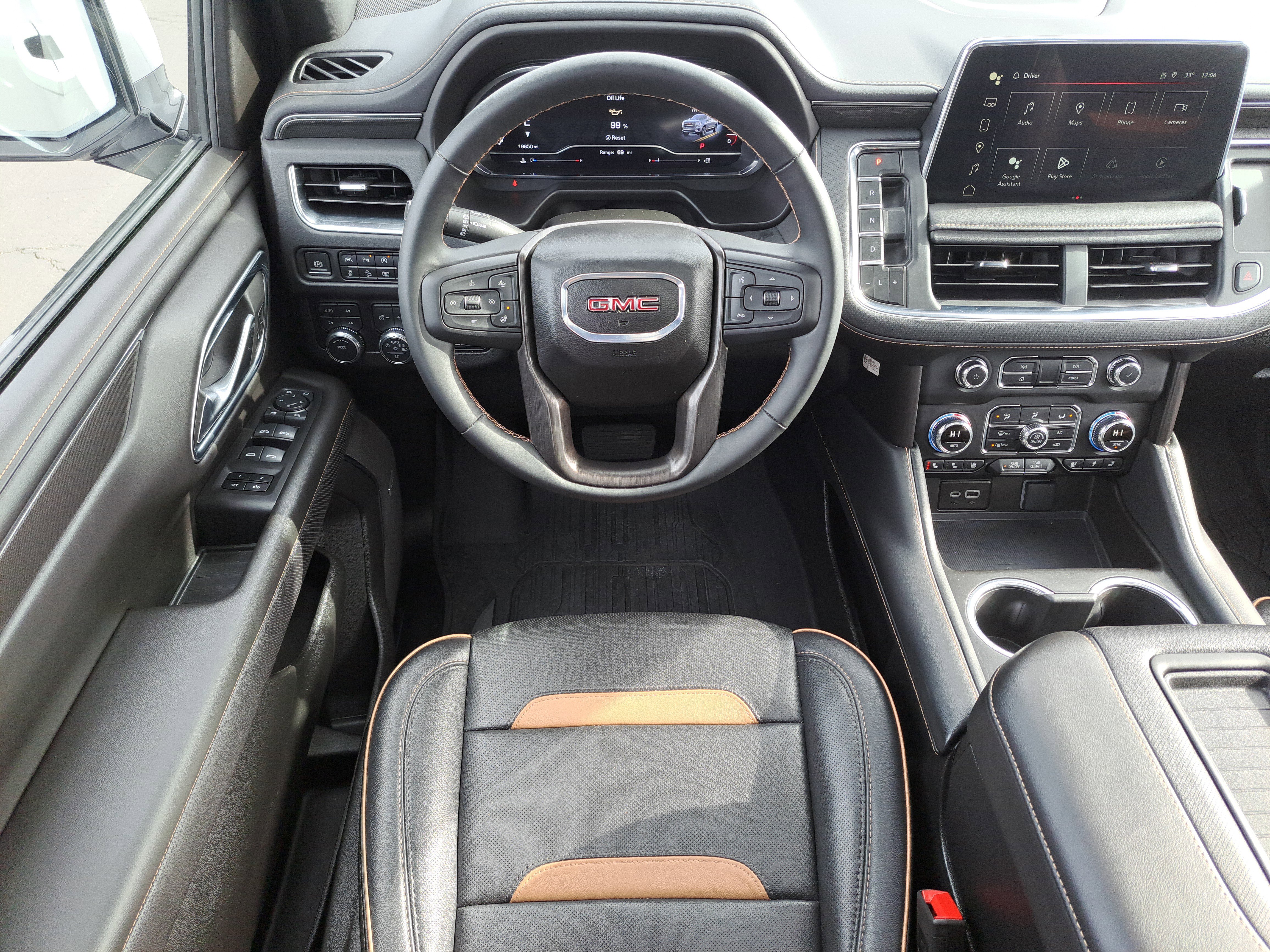 Used 2024 GMC Yukon AT4 w/ Technology Package image 10