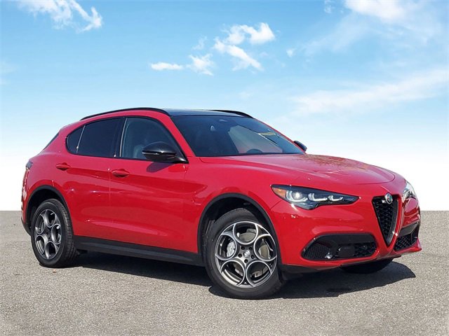 New 2025 Alfa Romeo Stelvio Sprint image 1