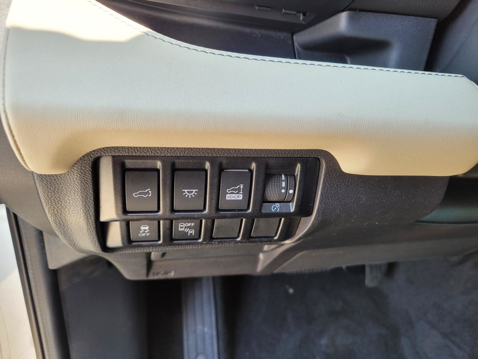 Used 2022 Subaru Ascent Limited w/ Technology Package AWD/4WD image 29