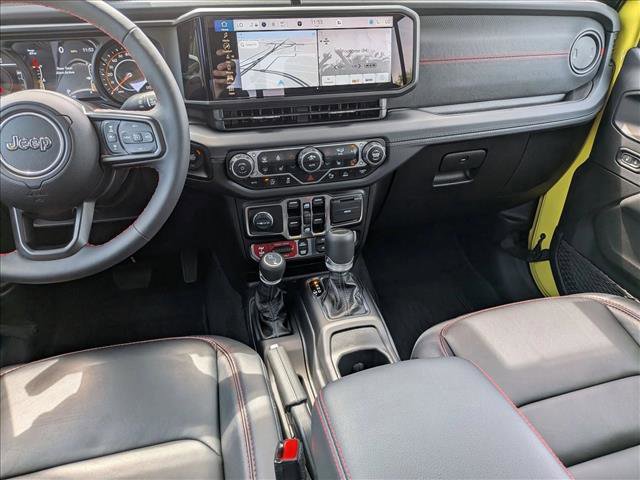 Used 2024 Jeep Gladiator Rubicon w/ Technology Group AWD/4WD image 17