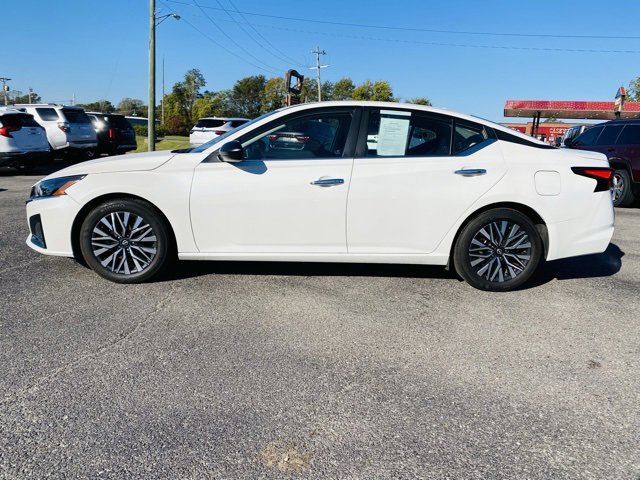 Used 2025 Nissan Altima 2.5 SV image 2