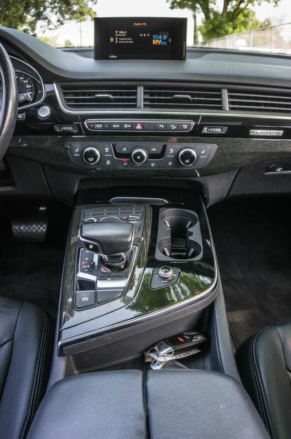 Used 2017 Audi Q7 3.0T Premium AWD/4WD image 33