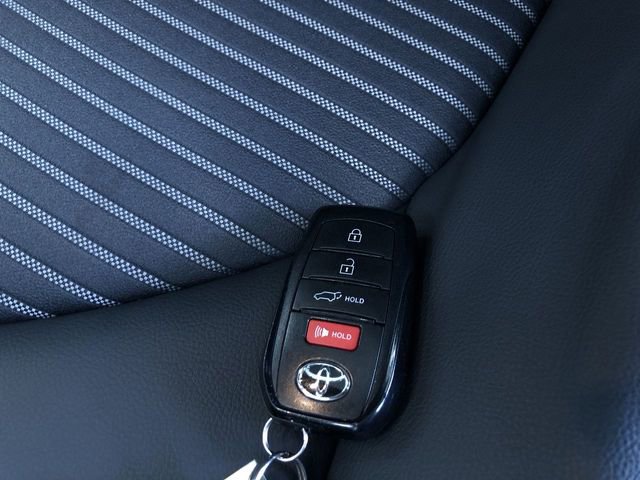 Certified 2025 Toyota Highlander XSE image 31