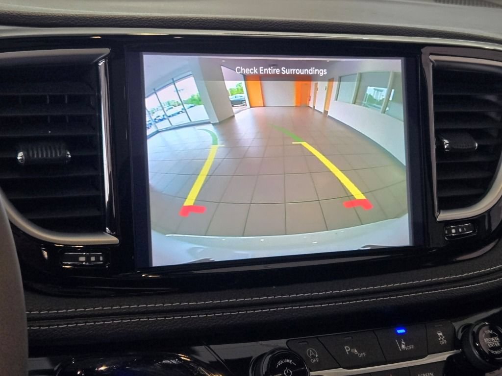 Used 2025 Chrysler Pacifica Limited FWD image 27