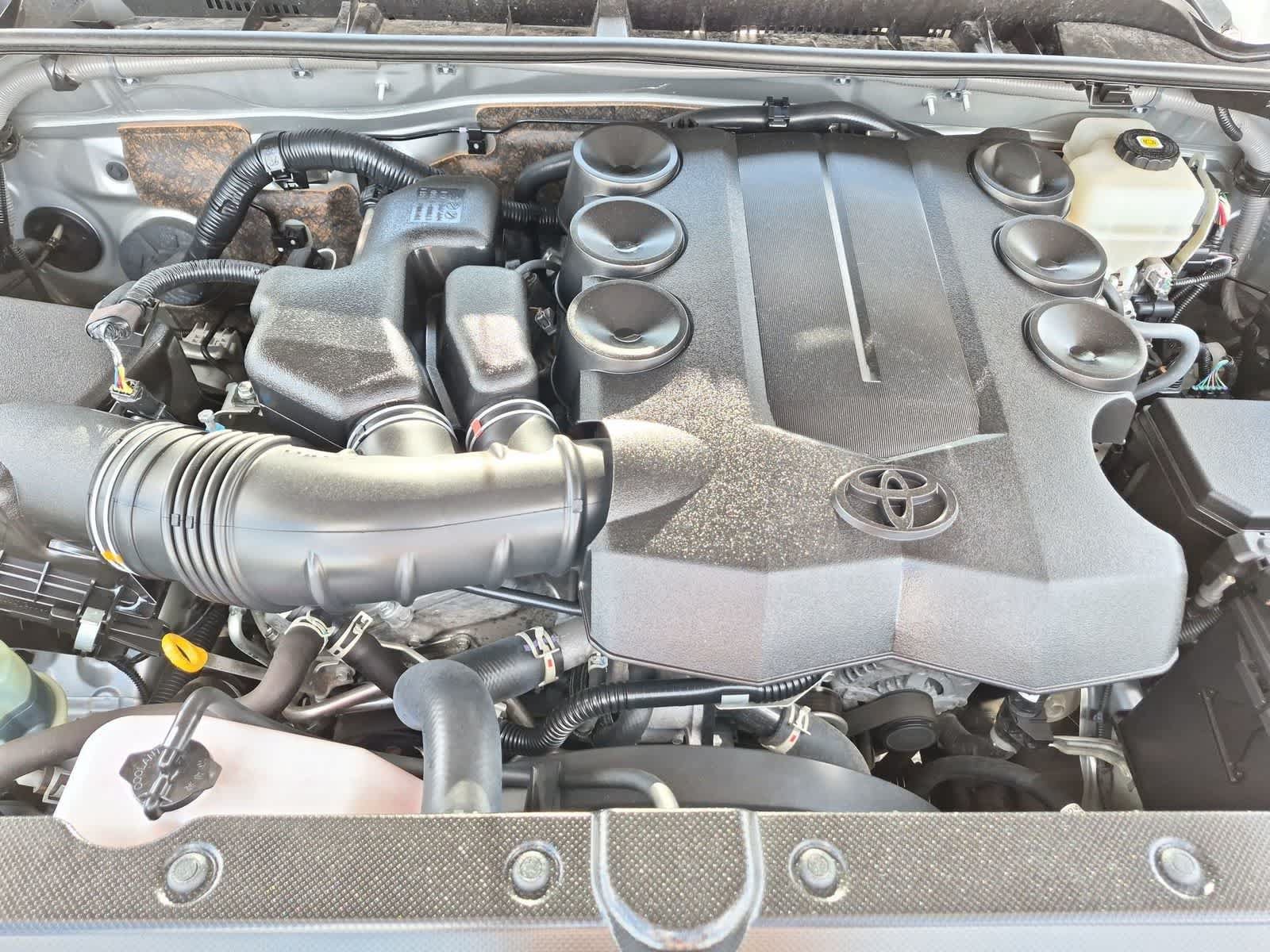 Used 2022 Toyota 4Runner SR5 AWD/4WD image 28
