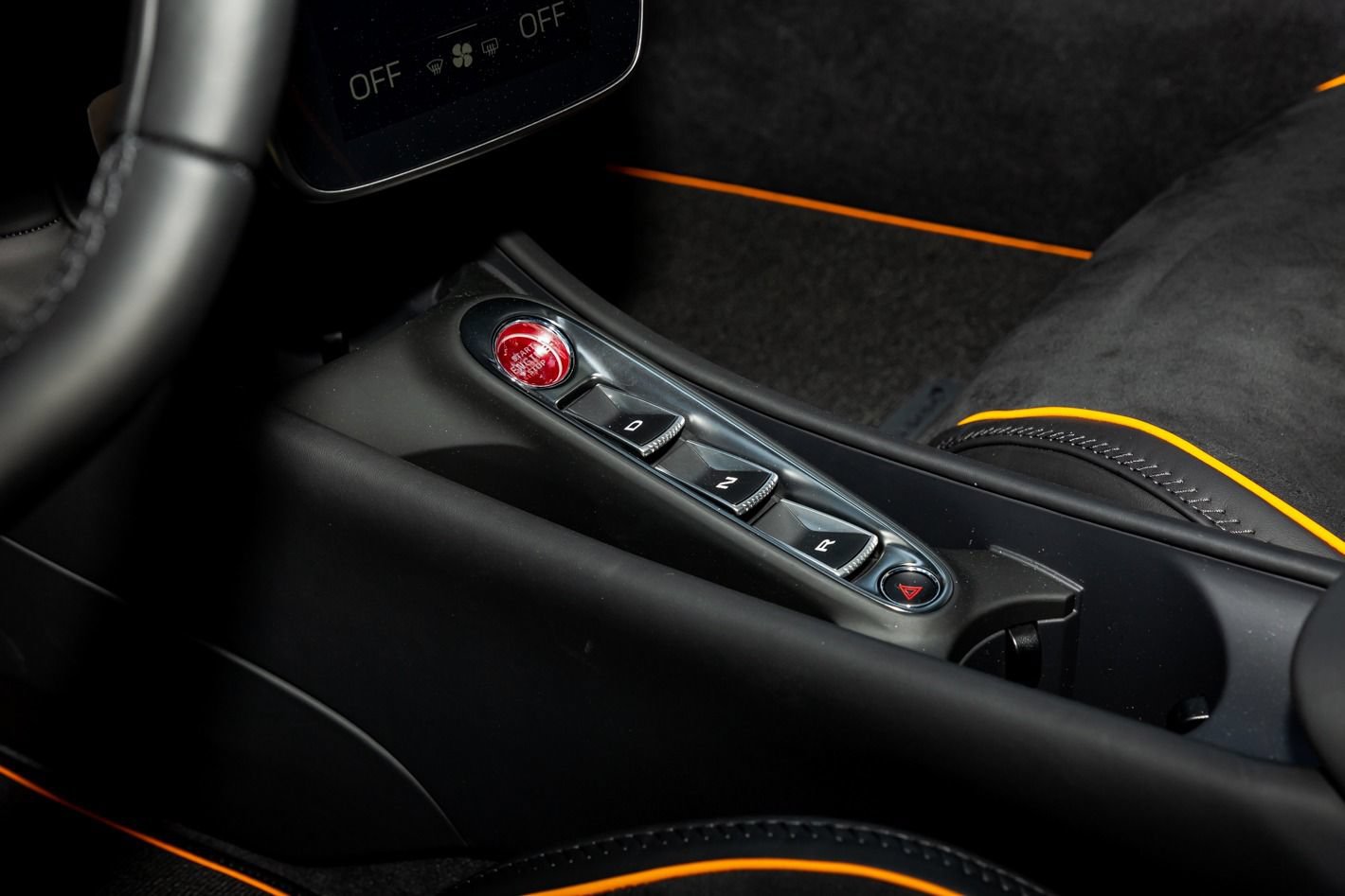 Used 2024 McLaren Artura RWD image 56