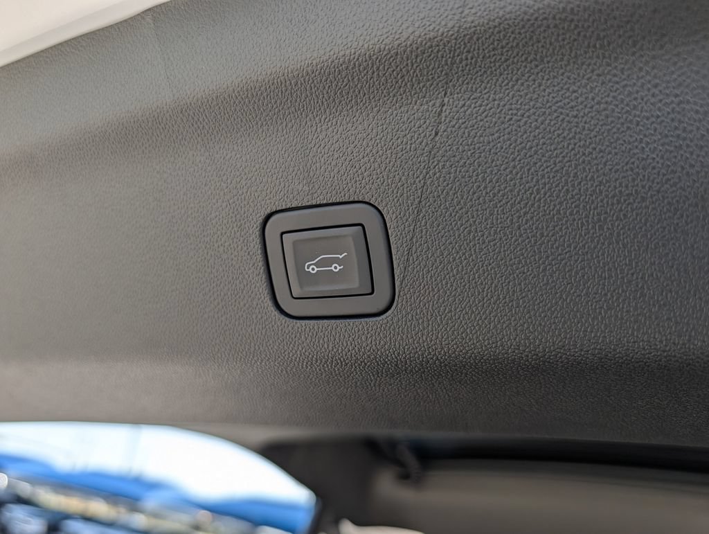 New 2026 GMC Yukon XL AT4 Ultimate w/ LPO, Floor Liner Package AWD/4WD image 30