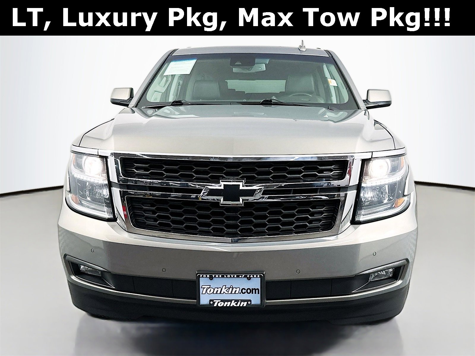 Used 2018 Chevrolet Suburban LT image 2