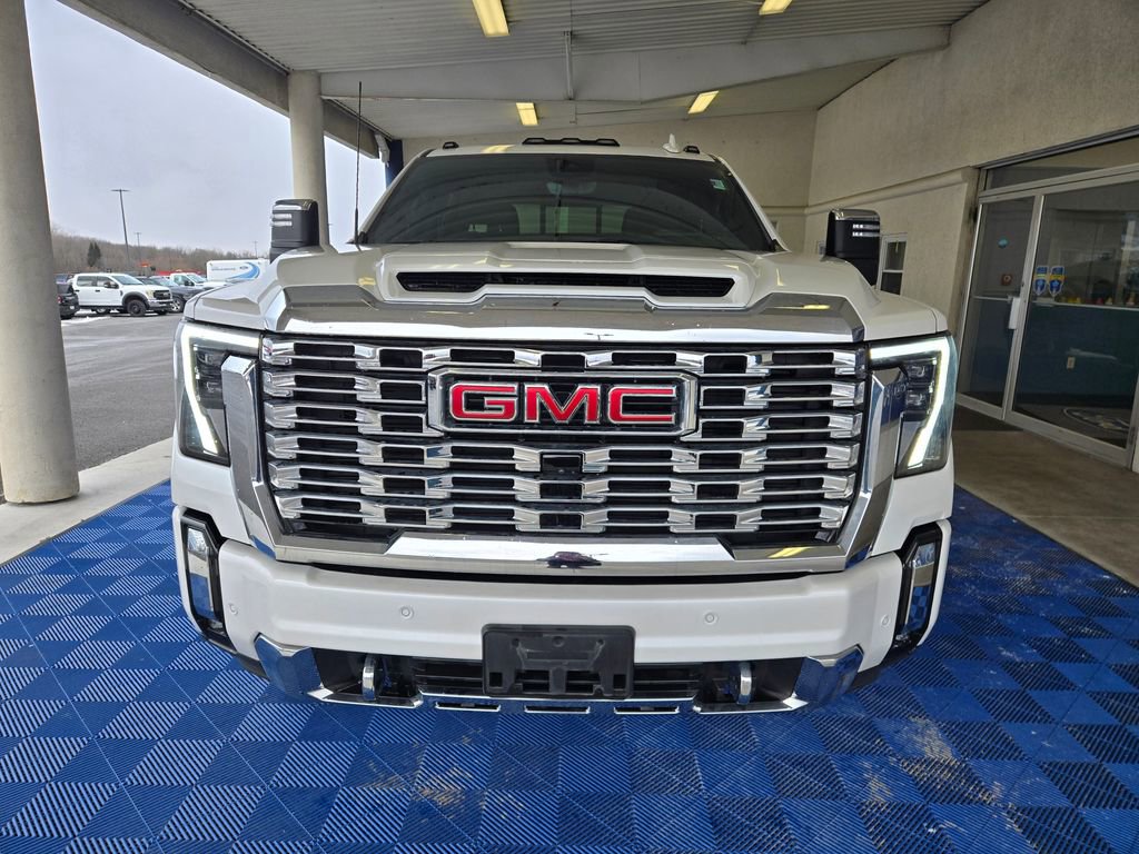 Used 2024 GMC Sierra 3500 Denali w/ Denali Reserve Package image 2