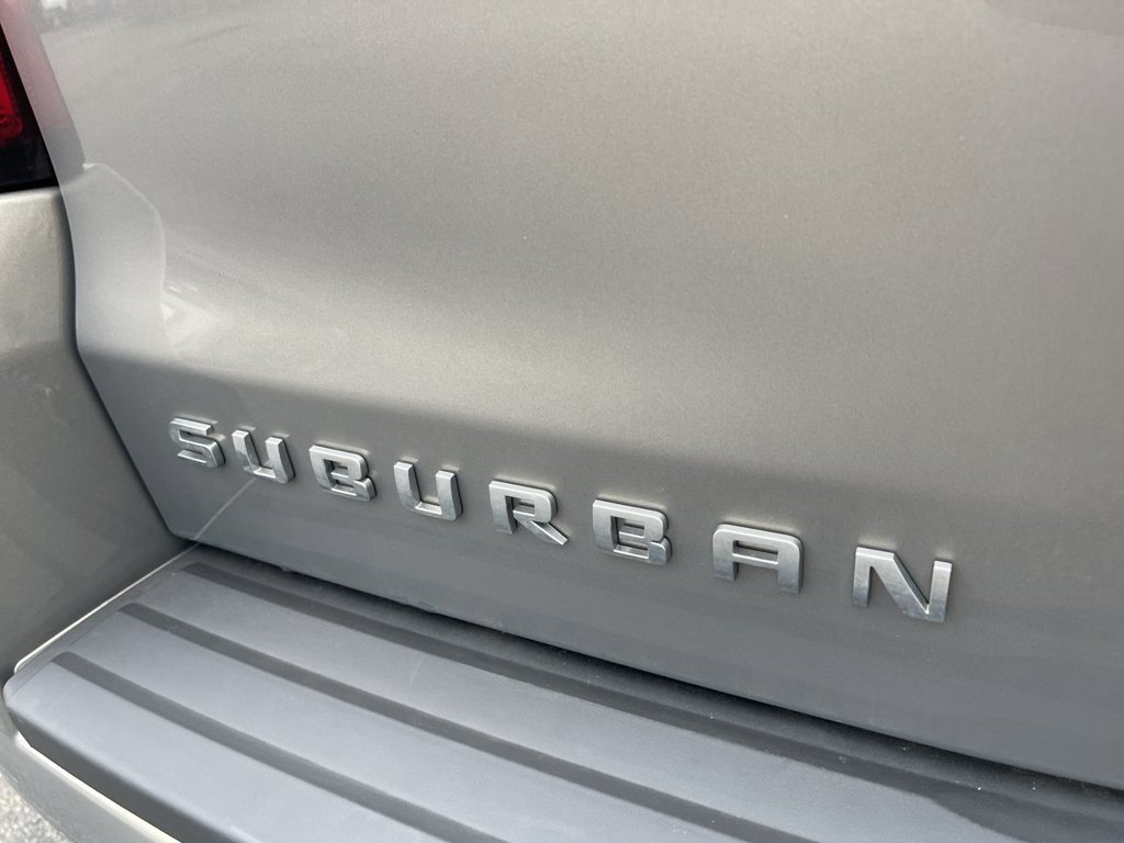 Used 2018 Chevrolet Suburban LT AWD/4WD image 12