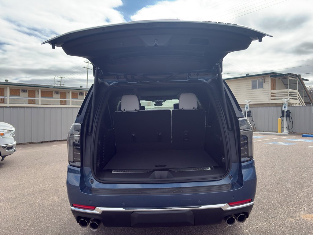 New 2026 Chevrolet Suburban Premier image 18