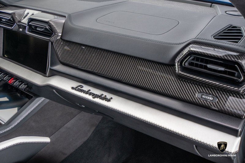 Used 2025 Lamborghini Urus SE image 66